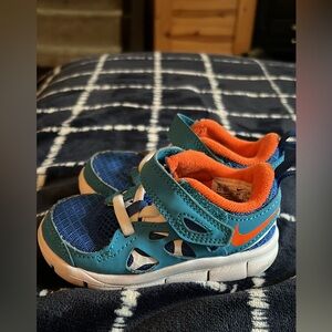 Nike Kids Teal and Orange Sneakers